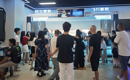 国庆VR浪潮席卷全国，上饶吾悦广场VR乐园排长队